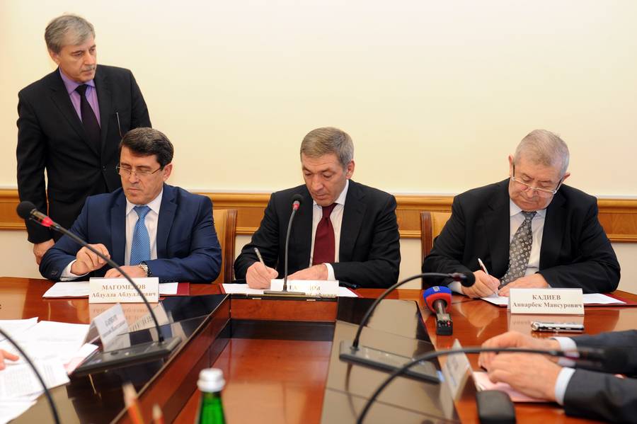 Одна из основных задач - повышение уровня реальной заработной платы