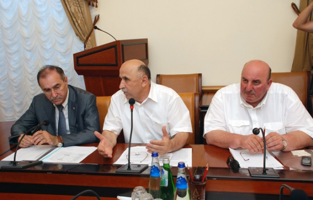                    Обсуждена ситуация по бруцеллезу в республике