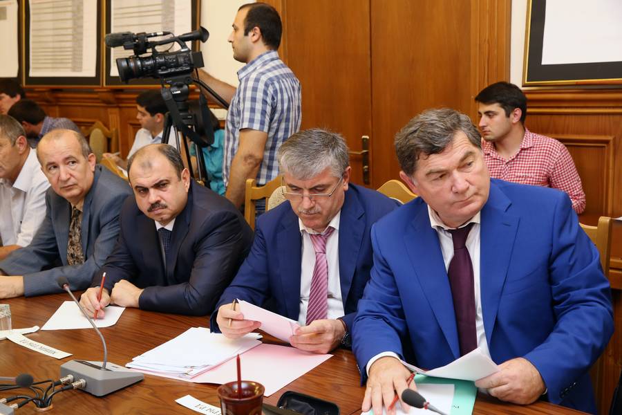 Рамазан Абдулатипов: «Надо повысить роль АПК в жизнеобеспечении республики»