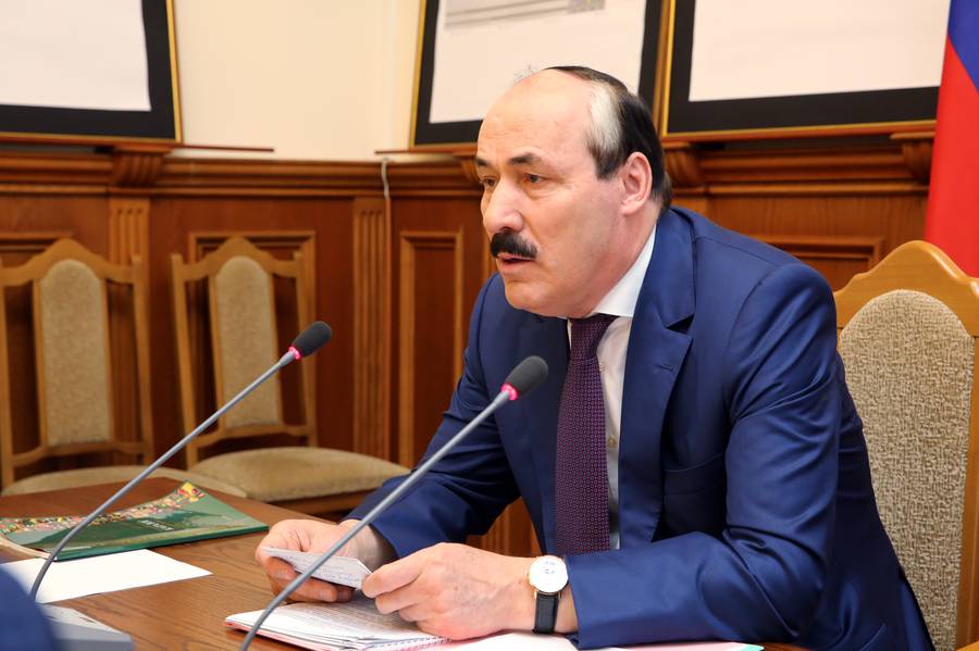 Рамазан Абдулатипов: «Надо повысить роль АПК в жизнеобеспечении республики»
