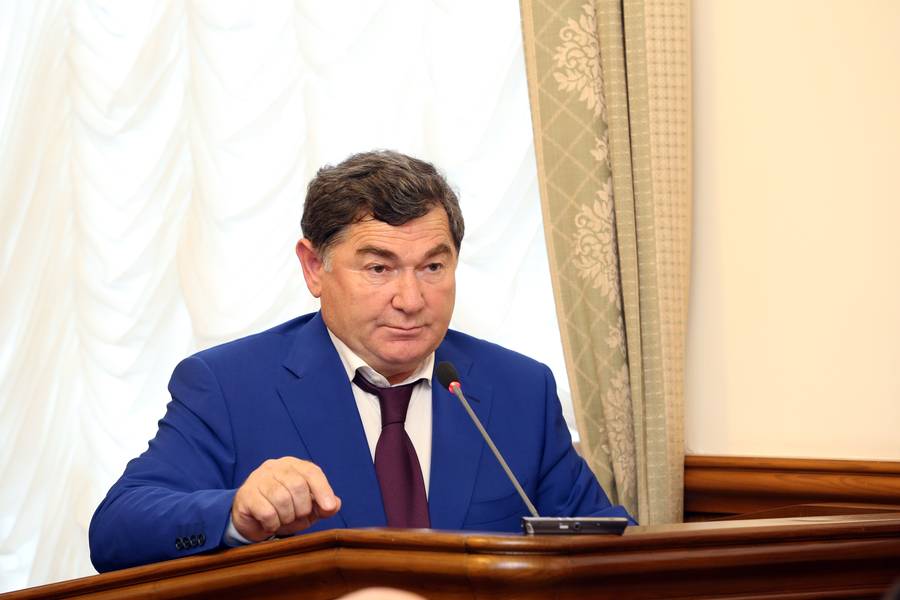 Рамазан Абдулатипов: «Надо повысить роль АПК в жизнеобеспечении республики»