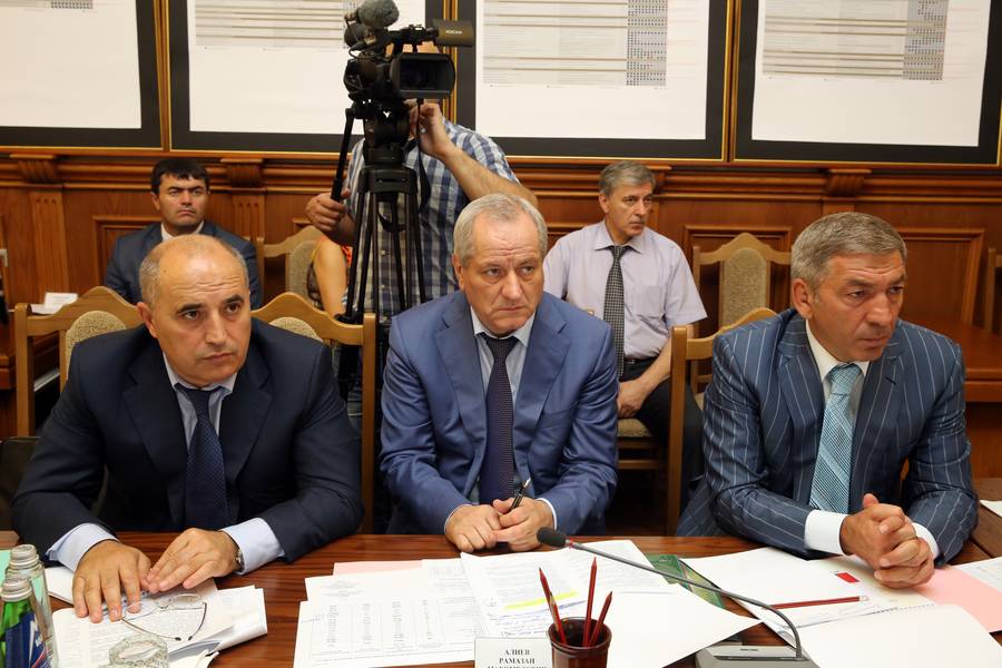 Рамазан Абдулатипов: «Надо повысить роль АПК в жизнеобеспечении республики»