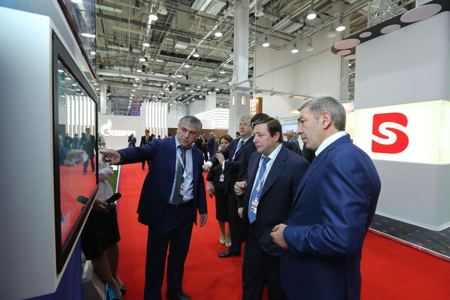 В рамках форума «Сочи-2014» А.Хлопонин посетил экспозицию Республики Дагестан