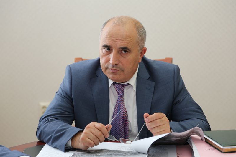Под руководством вице-премьера Шарипа Шарипова обсуждены проблемы незаконной застройки зеленых территорий