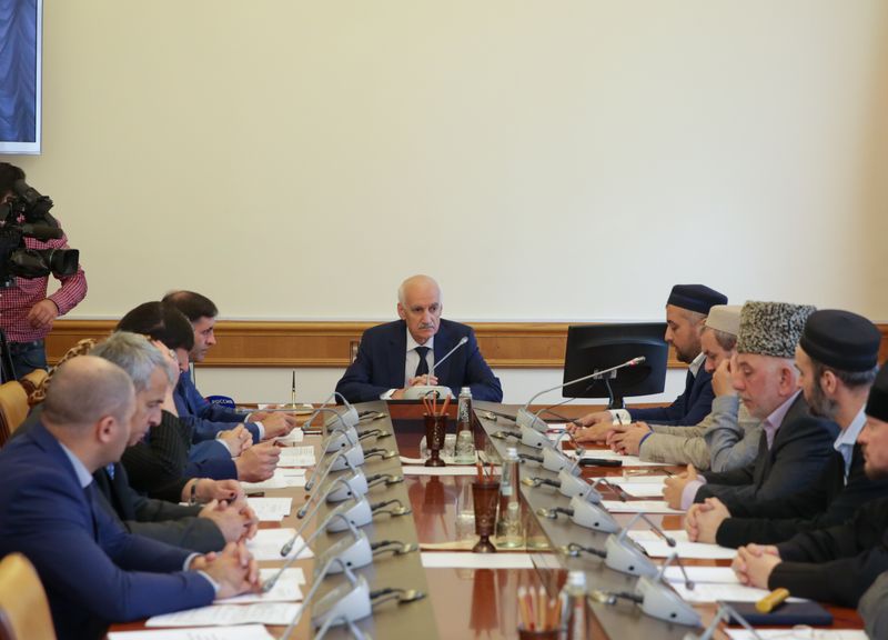 Под руководством Рамазана Джафарова состоялось заседание Совета по взаимодействию с религиозными объединениями при Главе РД