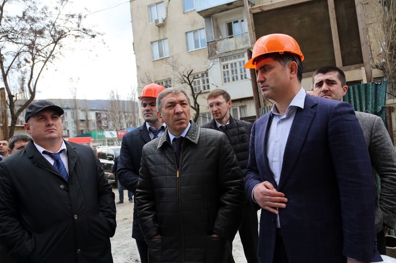 Абдусамад Гамидов проинспектировал готовность жилья, предназначенного для переселения граждан из аварийного жилищного фонда