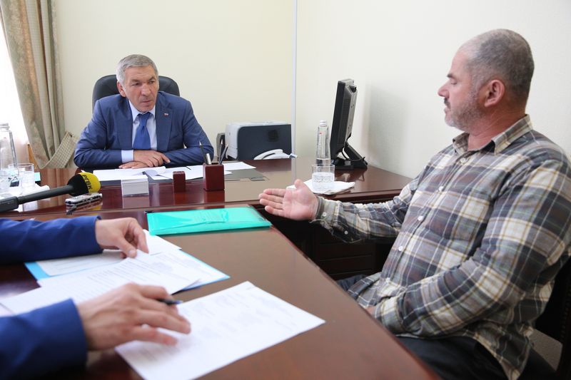 Абдусамад Гамидов провел прием граждан в Общественной приемной Президента РФ