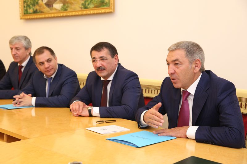 Абдусамад Гамидов провел встречу с заместителем главы Минэкономразвития России Саввой Шиповым